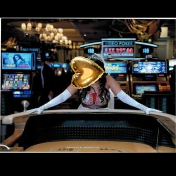 Wedding dress, white and red - Picture 3 of 7